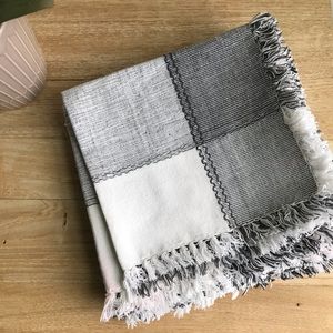 6 Square Gray, Black and White Placemats